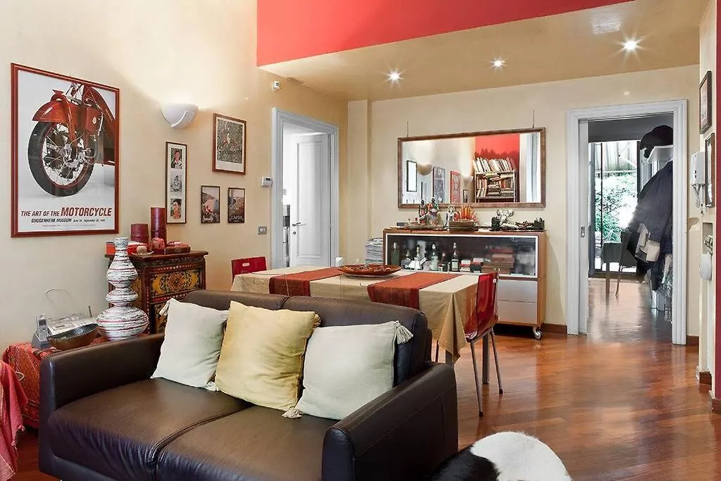 Apartment With Terrace In Central Milan Italy