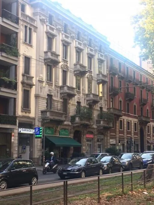 Apartment With Terrace In Central Milaan