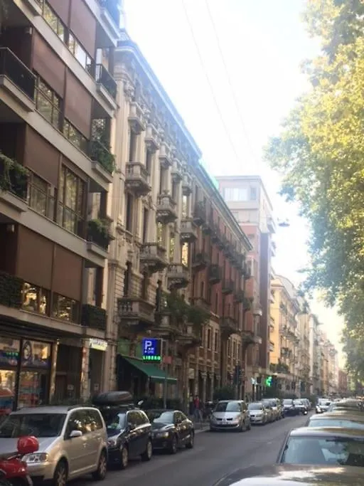 Apartment With Terrace In Central Milaan